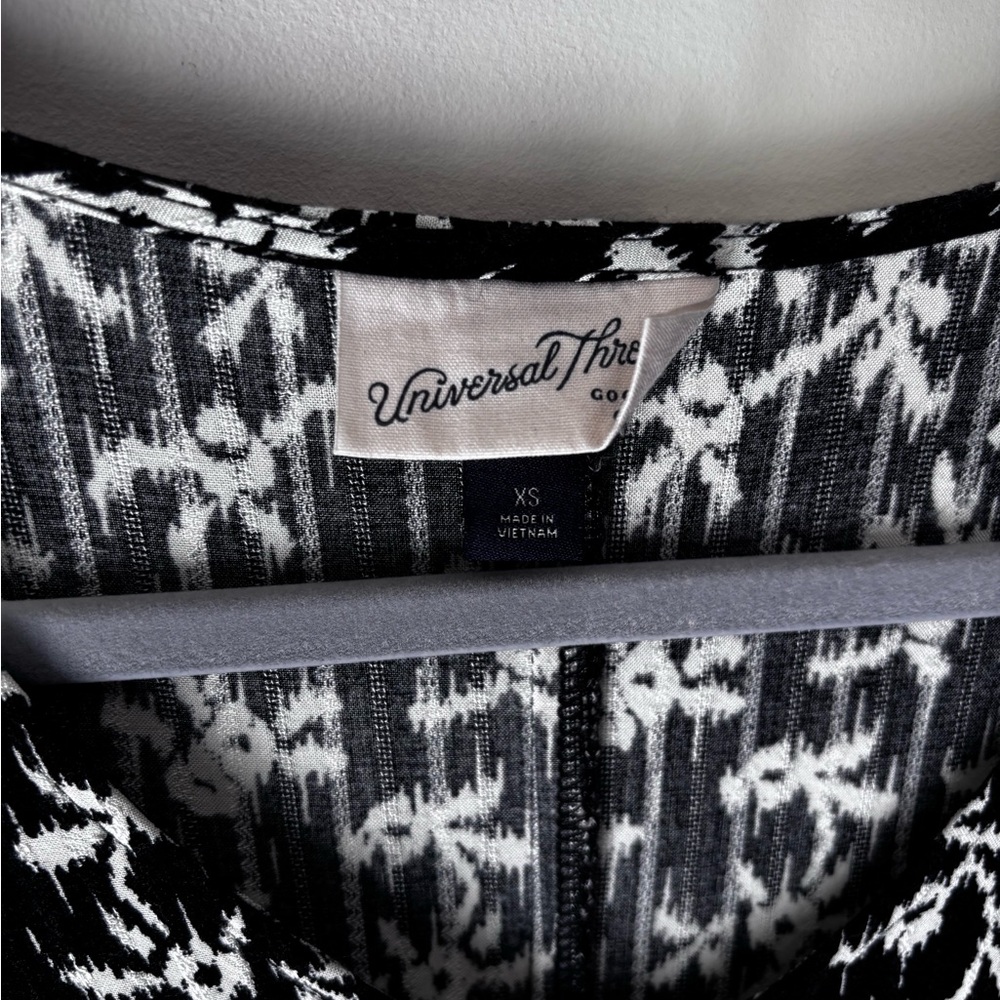 Universal Thread Dress Size XS - Picture 3 of 5